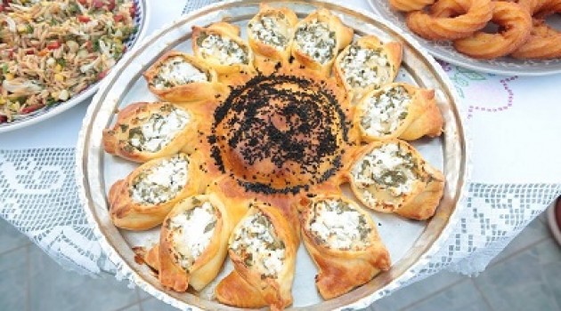 Nursel’in Mutfağı Peynirli Ayçiçek Çöreği Tarifi 21.09.2015