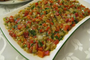 Közlenmiş Patlıcan Salatası Tarifi