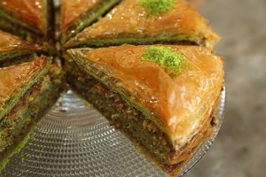 Arda’nın Ramazan Mutfağı Fıstıklı Baklava Kek  Tarifi 03.06.2017
