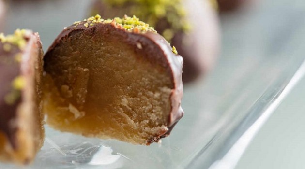 Arda’nın Ramazan Mutfağı Çikolatalı Un Helvası Topları Tarifi 08.05.2021