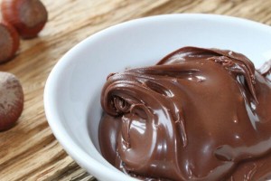 Ev Yapımı Sürülebilir Çikolata( NUTELLA) Tarifi