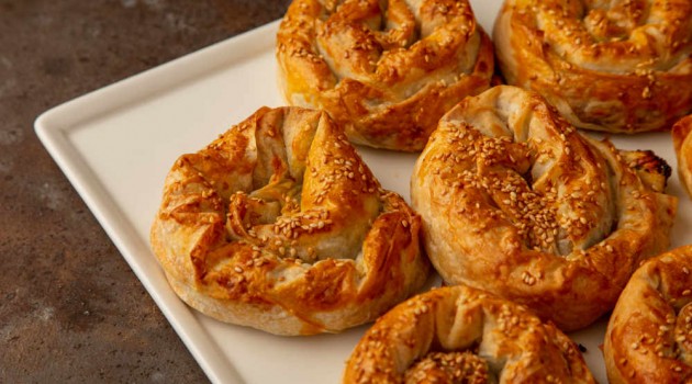 Arda’nın Ramazan Mutfağı Peynirli Gül Böreği Tarifi 11.04.2022