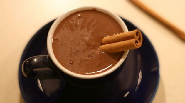 Ev Yapımı Sıcak Çikolata Tarifi