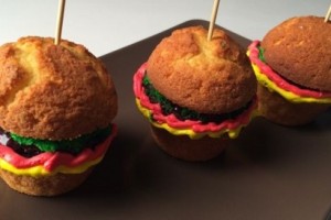 Ver Fırına Tatlı Mini Burgerler Tarifi